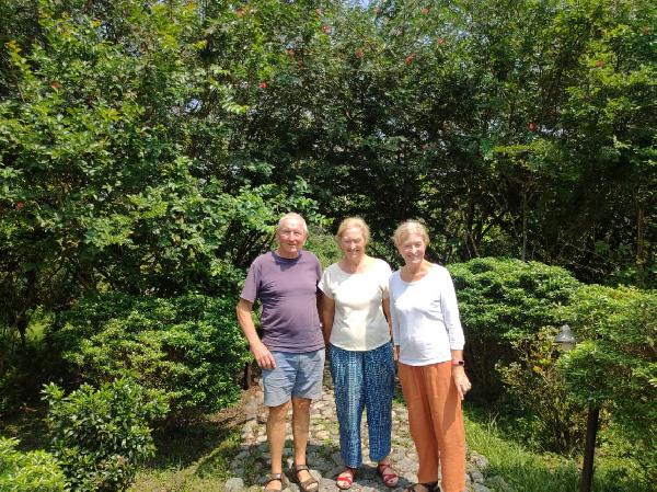 Guests From Australia